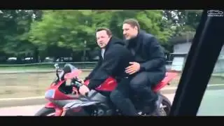 Андрей Рыбакин и Эрик Давидыч валят на мотоцикле