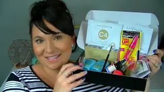 ● Marie Claire ● The Parcel Unboxing - December 2015