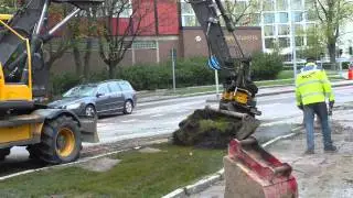 Digging up a burst hot water pipe in Linköping, Sweden