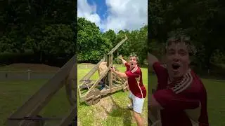 ME ENCONTRÉ UNA CATAPULTA GIGANTE !!
