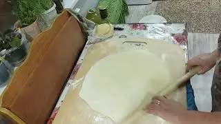 Прибрали гусей.Позвала гостей на бешбармак.