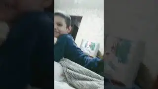 Матвей нападает на телефон😁😁😁😁😁😁😁