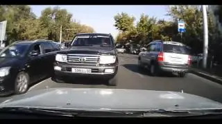 Как наказать армянского неадеквата на дороге?