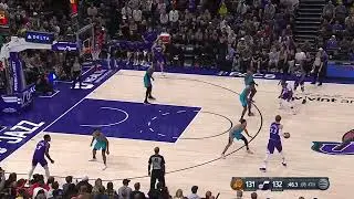 Lauri Markkanen mid range shot