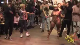 La Naissance de VENUS BODY VS SEX SIREN 10'S