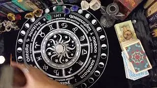 Всё о нём. Бесплатный расклад на картах таро.