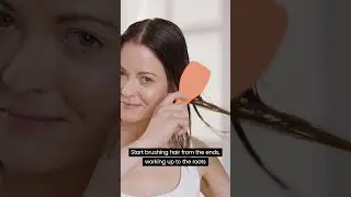 How To: Detangle Hair With The Essential Detangler Fine & Fragile