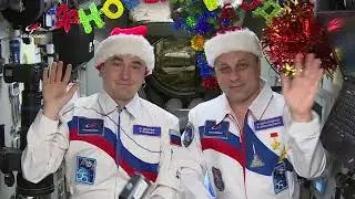 Экипаж МКС-66 поздравляет с Новым годом