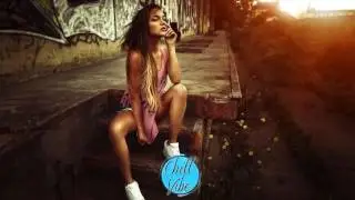 Axero & Hayley Roscoe - Good Love