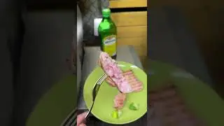 Тунец на гриле) очень вкусно) быстрый рецепт)