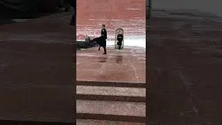 Смена Почетного караула.