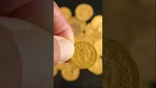 Spontaneous treasure man found near the shore #find #treasure
