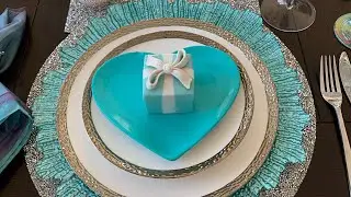 HOW TO DECORATE NON TRADITIONAL | TIFFANY BLUE WE LOVE YOU | VALENTINES | GLAMOUR ELLEN 