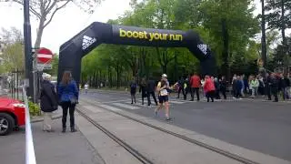 Vienna city Marathon: Waltz on the street