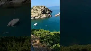вид сверху на пляж каравостаси бали крит