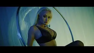 M A D E   Ula Toczko MODEL