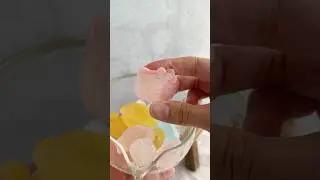 Making a Drink with Sanrio Ice Cubes 
