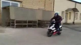 Aprilia sr50r wheelie like a pro