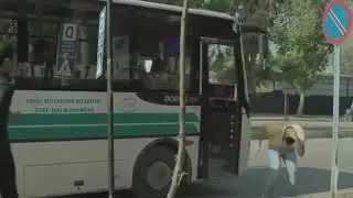 Adana'da sıradan bir muavin ve yolcu :) Gülmek Garanti