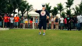 MC Tchesko - É bem assim que agente tá - CLIPE OFICIAL 2013