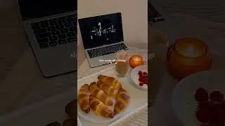 slow sunday fall mornings🍂🥐🍯🤎 (@emelyjschwarz)