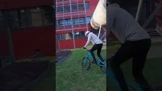 FRANCHIR UNE TABLE EN VTT (street trial) ! #streettrials #vtt #Dropp #Frostvtt #Shorts #short