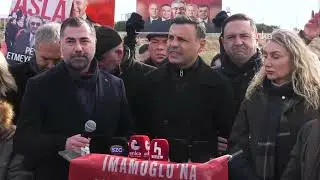 CHP İstanbul İl Başkanı Özgür Çelik, Aile Dayanışma Ağı ile birlikte Silivri'de açıklama yaptı