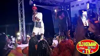 This is who Bruk W@r during Kash,Valiant,Bayka & Pablo YG Queenie Full Performance@Beach Splash 2023