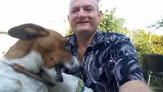 Фаня пас Річі , а я зробив двері в майбутній туалет.