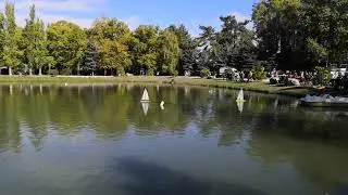 мини яхты на озере