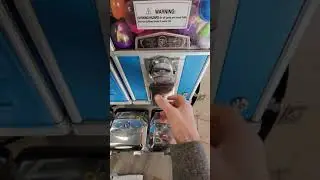 Day 3 Trying to get a Pop It Octopus from a Pop It Vending Machine 