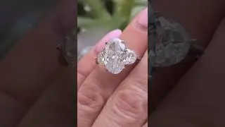 Large oval cut centers shine so bright 🪄#engagement #engagementinspo #engagementring
