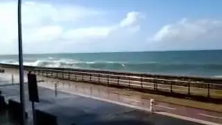 Oleaje en el Paseo Nuevo de San Sebastián