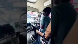 как он это делает!? 