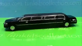 Ford Lincoln Town Car Stretch Celebrity Limousine Black Die Cast Car Scale 1:24