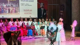 Görmedim ömrümün asude geçen bir demini YILDIZLAR KOROSU
