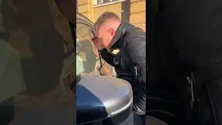 Он никуда не поедет..