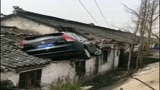 Total Idiots at Work Compilation - Part 115