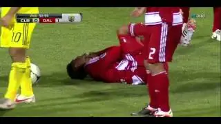 UNBELIEVABLE!!     Bicycle Kick to the Throat: Justin Meram Strikes Hernan Pertuz of Amazing!!! - HD