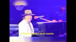 Guns n Roses Descoberto o Fantasma que Tocava Piano em Show