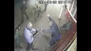Как в Донецке  "защитники" проводят воспитательную работу с местным населением 29.10.2014.