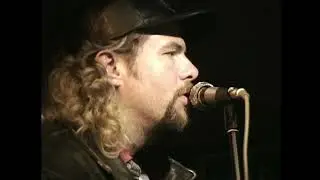 Toby Keith performing in 1996 at "Good Time Charlie" in Kumamoto, Japan