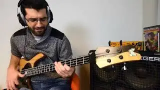 Daric Bennett kick-ass bass groove solo