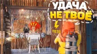 РУССКАЯ РУЛЕТКА С ЭЛЕКТРИЧЕСТВОМ УБИЛА ВСЕХ ОДНОЙ КНОПКОЙ - Rust Соло Выживание
