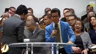 Thiago paz canta na igreja e o fogo cai
