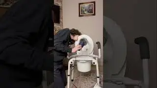 Chewing on my grandma’s elderly toilet🚽🧻 