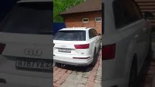 вскрытие автомобиля Audi Q7 2016 года выпуска через замочную скважину 