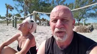 Te la dejo Picando - Politobar en dania beach...