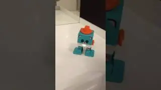 Няшка робот