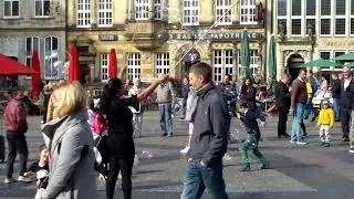 boys and girls and bubbles in Bremen